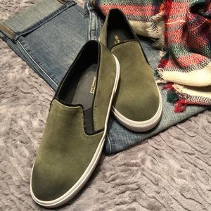 Reaction by Kenneth Cole distressed olive suede slip on sneakers